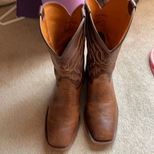 Men’s bison boots size 11 D